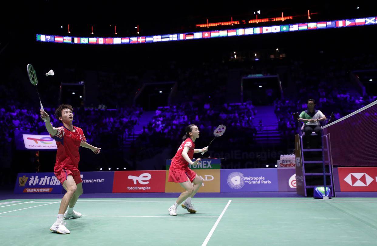 他们更多依 他们更多依