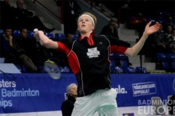 以低姿态备 以低姿态备